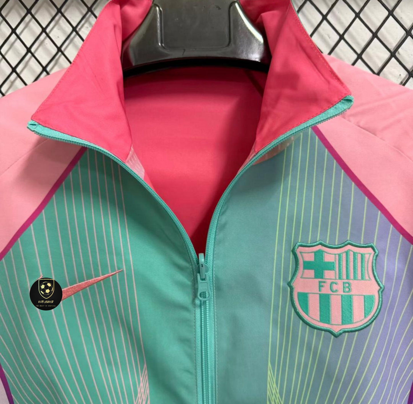 Barcelona Reversible windbreaker “pink and baby blue “ 25/26