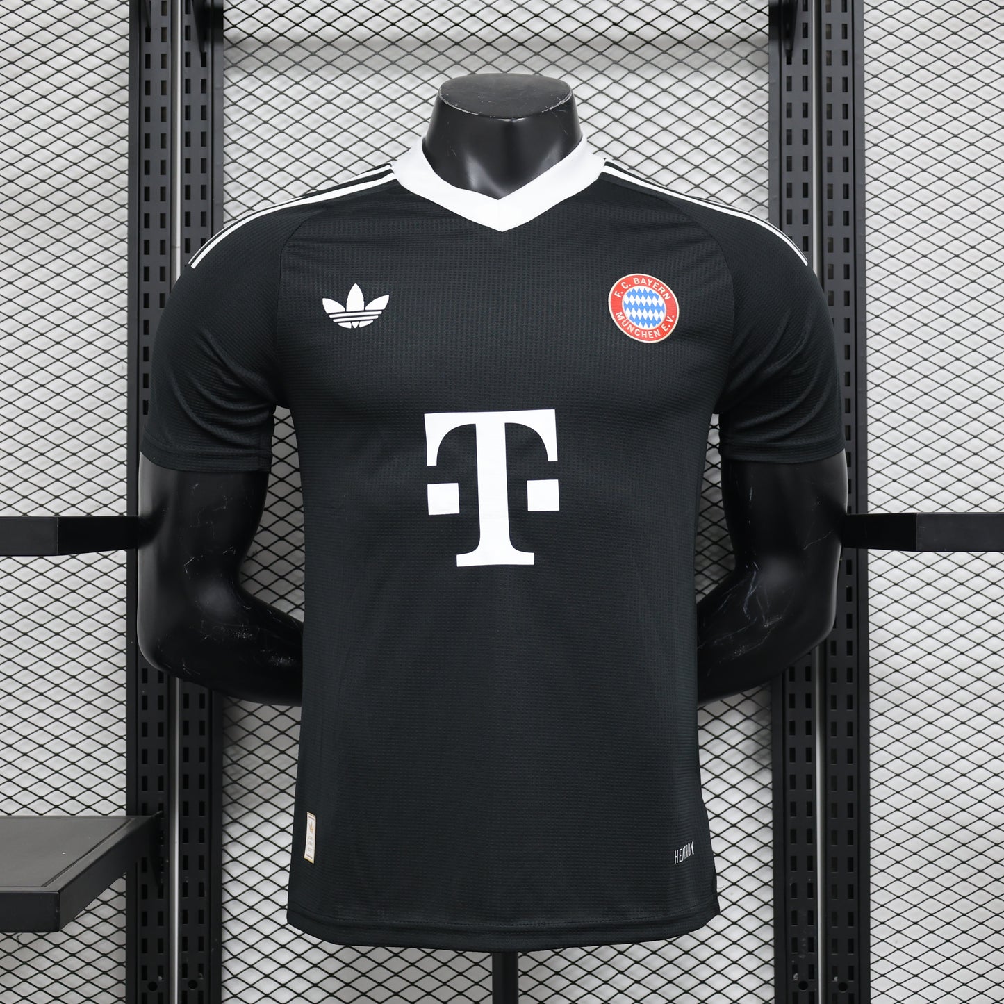 Bayern Munich Goalkeeper Kit 24/25