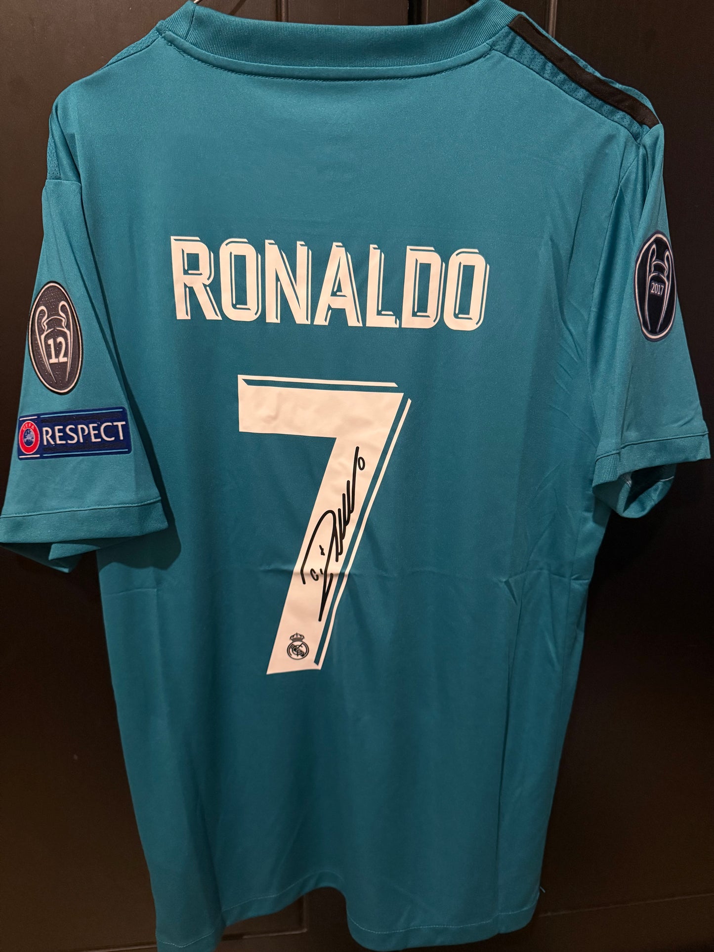real madrid away 2017/2108 ronaldo sign kit