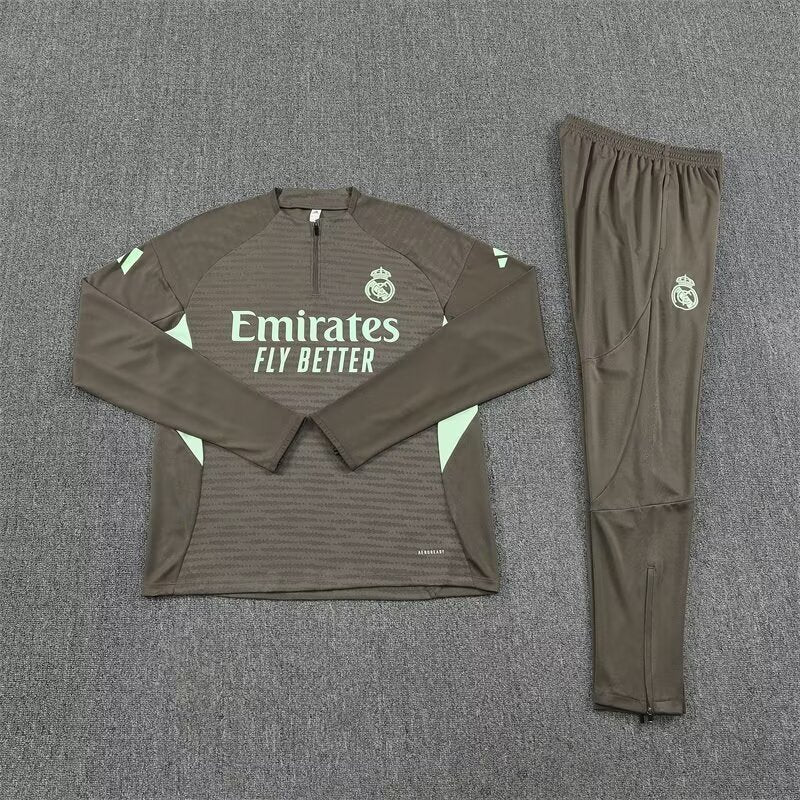 Real Madrid tracksuit 25/26