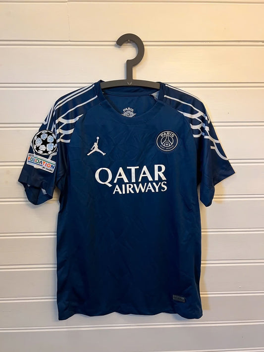 PSG fourth kit 24/25 D.Doue 14